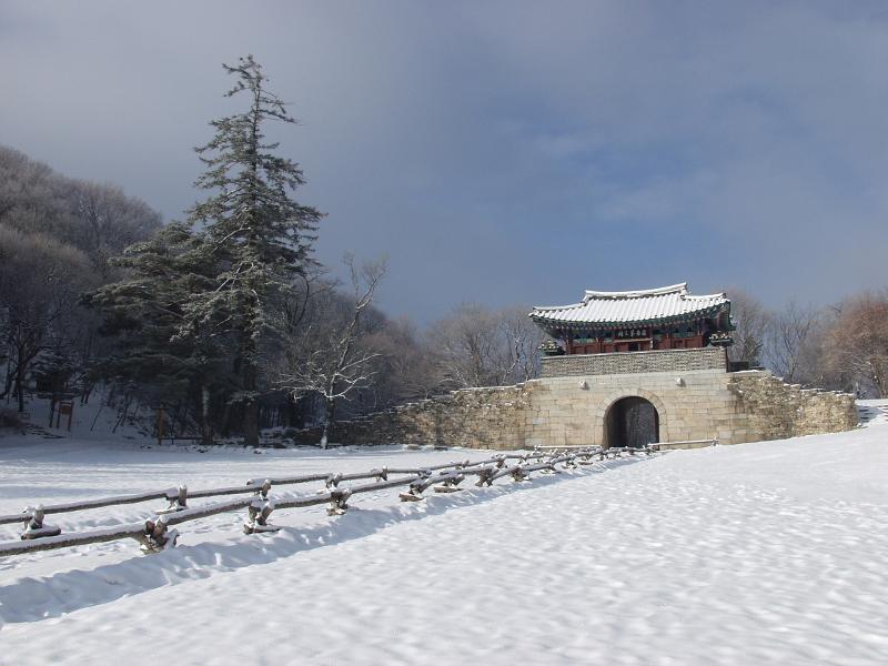 Gerbang ketiga bernama Joryeonggwan yang berada di Mungyeongsaejae, Kota Mungyeong, Provinsi Gyeongsangbuk. (Pemerintah Kota Mungyeong)