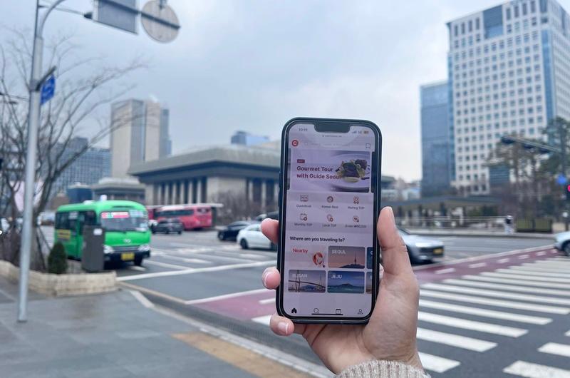 CATCHTABLE adalah aplikasi yang bisa digunakan untuk mereservasi restoran di Seoul. Dengan menggunakan aplikasi ini, wisatawan asing yang mengunjungi Seoul dapat dengan mudah melakukan reservasi menikmati makanan di Seoul. (Israa Mohamed) 