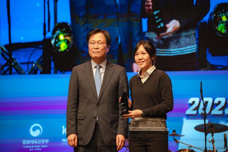 Shin Lei, Wartawan Kehormatan Terbaik 2023 Divisi Bahasa Mandarin (KOCIS)