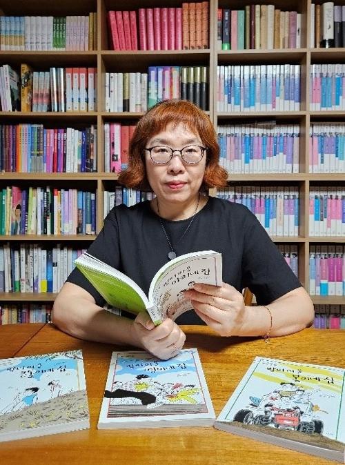 Lee Geum-yi terpilih sebagai salah satu dari dari enam orang kandidat akhir Penghargaan Hans Christian Andersen. Lee adalah penulis Korea pertama yang terpilih sebagai kandidat akhir pada kategori penulis.