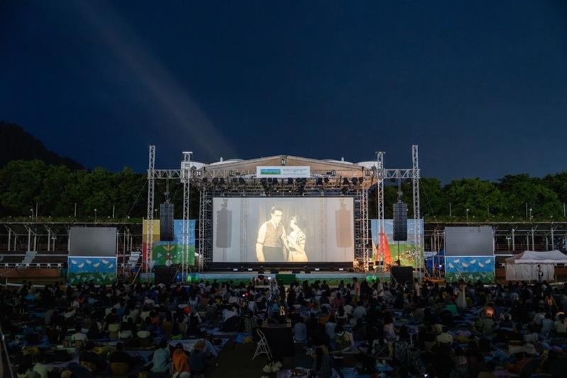 Festival Film Muju ke-12 digelar pada tanggal 5-9 Juni 2024 di Muju-gun, Provinsi Jeollabuk. Foto di atas merupakan zona foto yang dipasang di Stadion Muju Deungnamu. Foto di atas adalah film Girl Shy yang ditayangkan di Festival Film Muju. (Festival Film Muju)