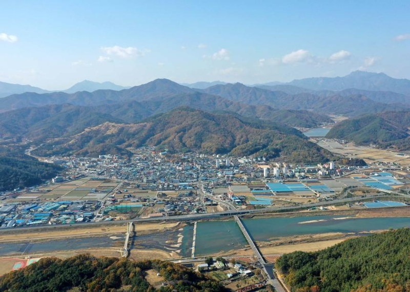 Foto di atas menunjukkan panorama Goryeong-gun di Provinsi Gyeongsangbuk yang telah ditetapkan sebagai kota kuno kelima Korea. (Badan Layanan Warisan Korea) 