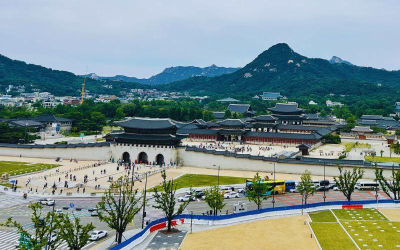 Pemandangan dari atas gedung Museum Nasional Sejarah Kontemporer Korea. (Hanum Nur Aprilia)