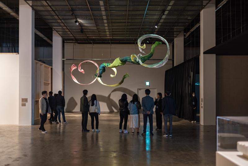 Festival Seni Korea untuk menghubungkan acara seni berskala besar yang digelar di Gwangju, Busan, dan Seoul, akan digelar untuk pertama kalinya pada tahun 2024. Foto di atas menunjukkan Gwangju Biennale tahun yang digelar pada tahun 2023. (Gwangju Biennale)