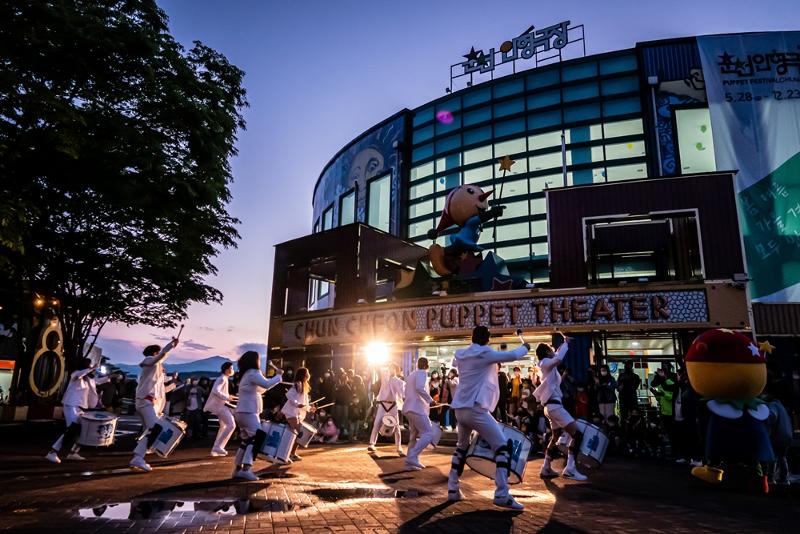 Festival Boneka Chuncheon akan digelar mulai tanggal 29 Agustus hingga 4 September 2024 di Chuncheon Puppet Theater serta di berbagai tempat di Kota Chuncheon, Provinsi Gangwon. 