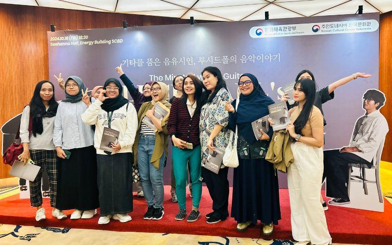 Konser Lucid Fall membawa masyarakat Indonesia selangkah lebih dekat dengan budaya Korea melalui lirik puitis dan melodi melankolis dari musisi ternama Korea tersebut.