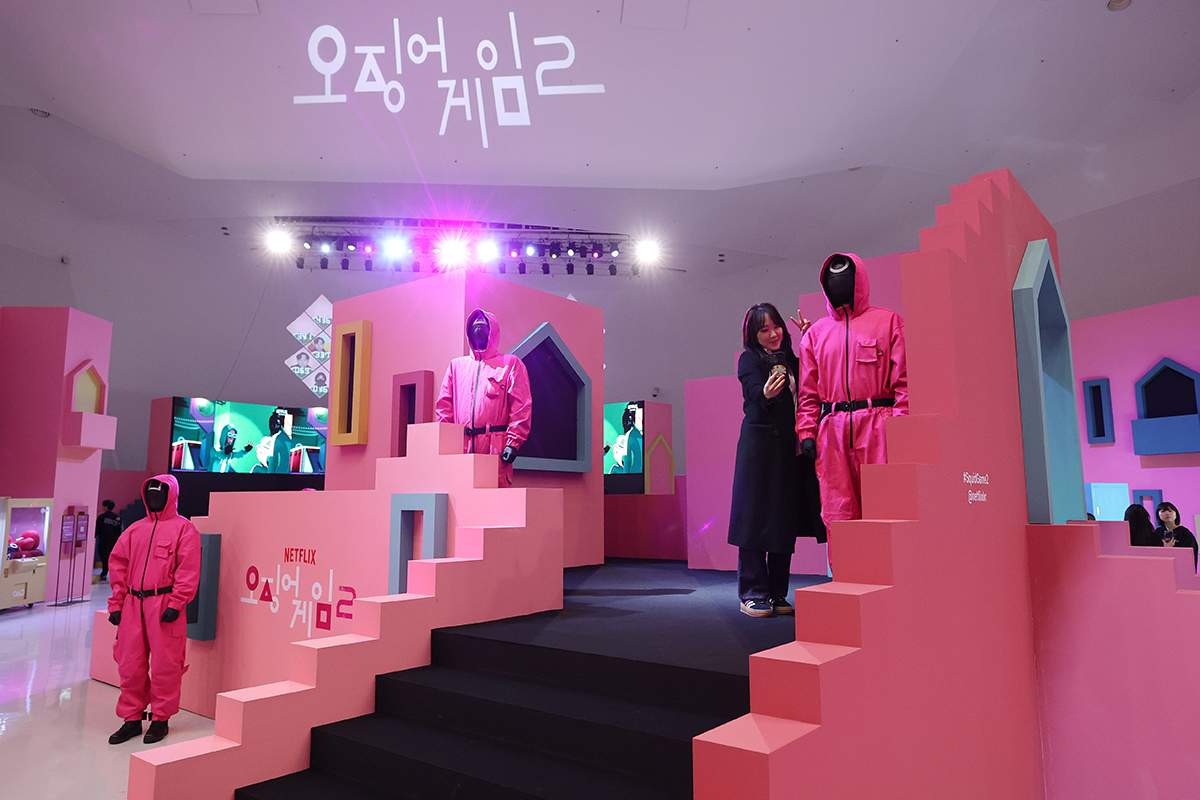 Pameran di zona kegiatan Squid Game musim 2 digelar pada tanggal 9 Desember 2024 di DDP (Dongdaemun Design Plaza), Jung-gu, Seoul. (Yonhap News)