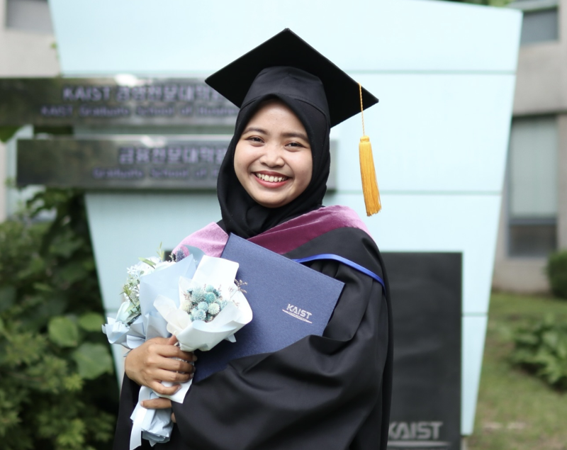 Nisrina Qatrunnada diwisuda pada bulan Agustus 2024. 