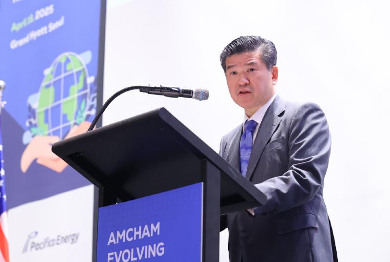 CEO AMCHAM James Kim menekankan pentingnya penguatan kerja sama dan investasi dalam Forum Inovasi Energi yang digelar tanggal 18 April 2025 di Hotel Grand Hyatt Seoul, Yongsan-gu, Kota Seoul.