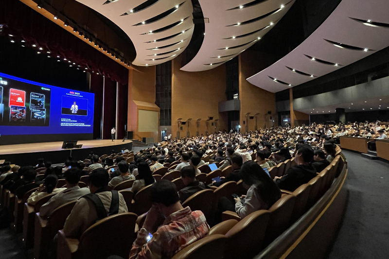 Foto di atas menunjukkan Konferensi Keamanan Internasional ke-18 yang digelar pada tanggal 16-17 Oktober 2025 di COEX, Gangnam-gu, Seoul. (Pemerintah Kota Seoul)  