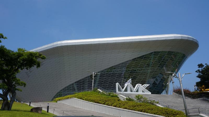 Tampak depan bangunan Museum Maritim Nasional Korea di Kota Busan. 