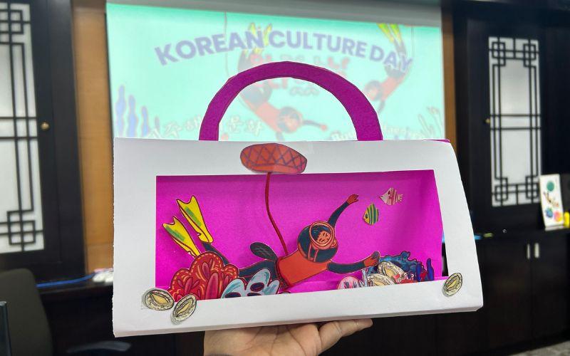 Haenyeo adalah kebanggaan Pulau Jeju dan memberikan kontribusi besar terhadap peningkatan posisi perempuan dalam masyarakat Korea. 