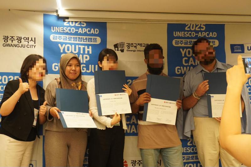 Setiap peserta mendapatkan sertifikasi pasrtisipasi mengikuti program UNESCO APCAD.  
