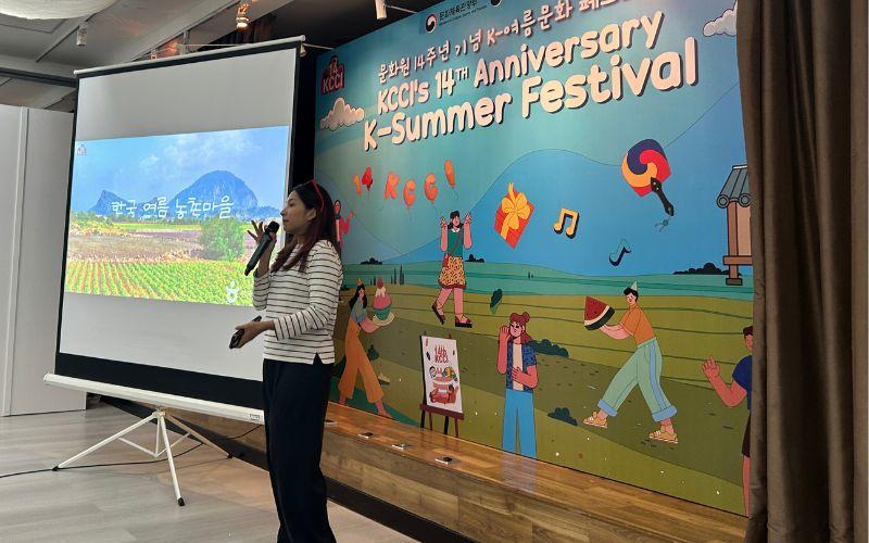 Acara K-Summer Holiday Experience diselenggarakan oleh KCCI pada hari Kamis (17/07/2025) di Aula Multifungsi KCCI Jakarta untuk memperkenalkan budaya musim panas di Korea. 