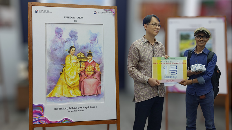 Tedi A. menerima penghargaan sebagai juara 1 dalam kategori umum dengan karyanya berjudul The Story Behind the Royal Robes yang menampakkan teknik lukisnya yang memukau dan penuh makna. 