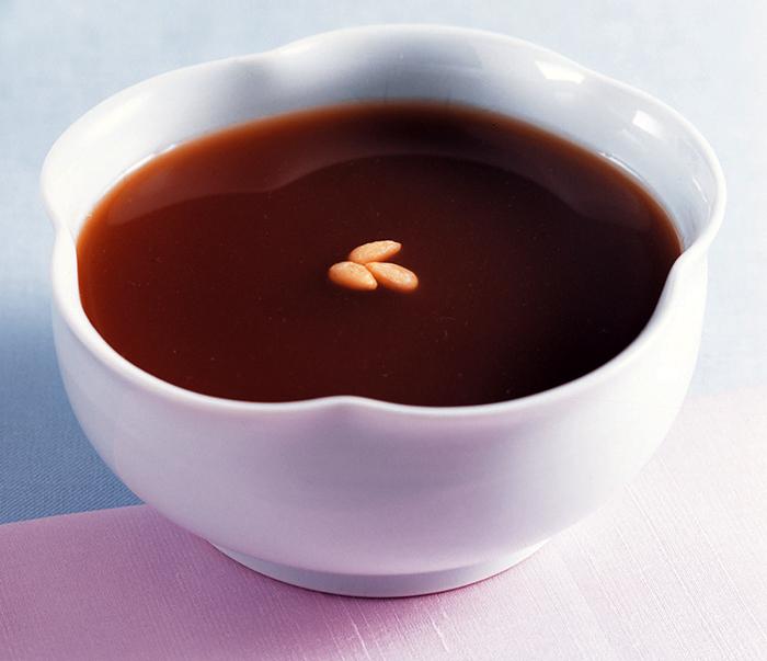 Jehotang (minuman herbal yang dibuat dari bahan obat tradisional) untuk Dano.