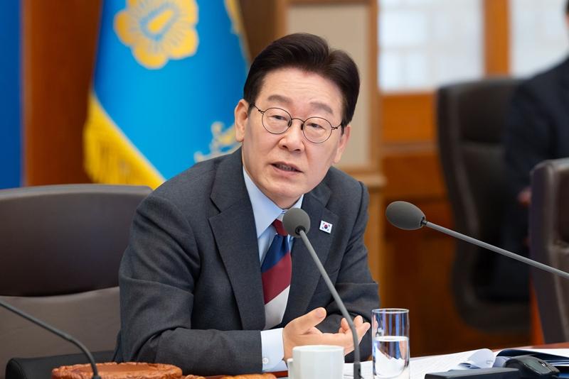 Presiden Lee Jae Myung terlihat sedang memimpin Rapat Kabinet Sementara ke-8 di Cheong Wa Dae pada tanggal 5 Maret 2026. (Cheong Wa Dae)