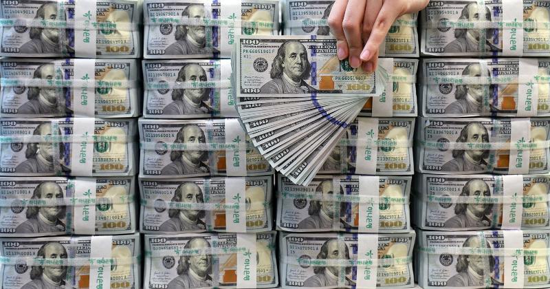 Bank of Korea pada tanggal 7 Mei 2026 mengumumkan bahwa cadangan devisa Korea per akhir April 2026 tercatat sebesar 427,88 miliar dolar, meningkat 4,22 miliar dolar dibanding akhir bulan sebelumnya. (Yonhap News)