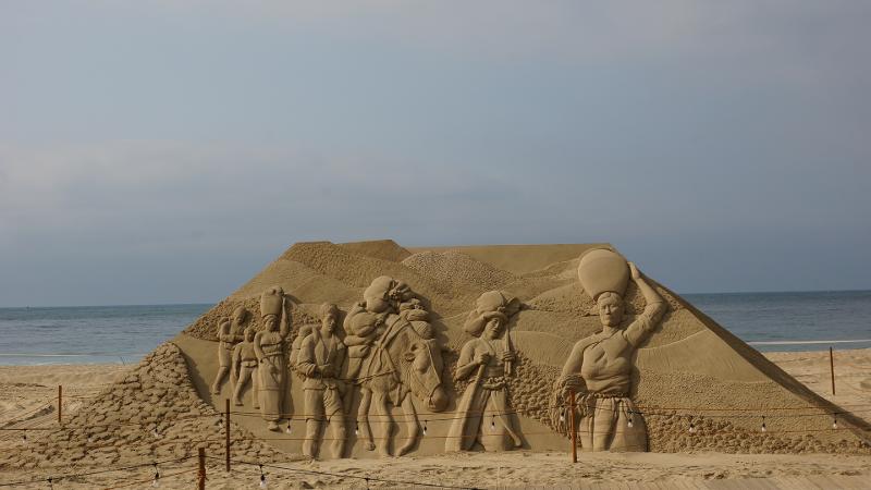 War Time Capital menggambarkan Busan sebagai kota yang pernah menjadi ibu kota sementara Korea saat Perang Korea (1950-1953).