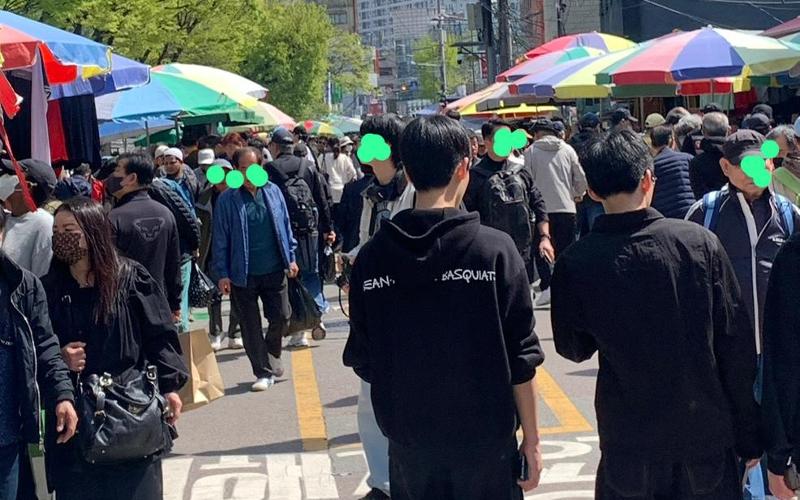 Suasana Pasar Loak Dongmyo pada hari Minggu (12/04/2026). 