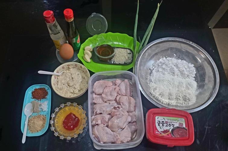 Berbagai bahan masakan ayam yangnyeom yang penulis siapkan untuk berpartisipasi dalam 2026 Hansik Contest. 