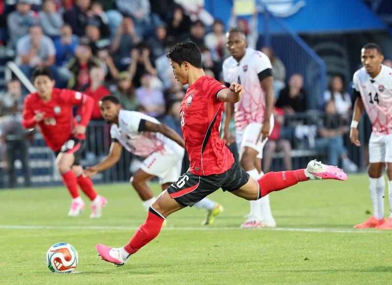 Hwang Hee-chan mencetak gol dalam laga uji coba Piala Dunia FIFA 2026 melawan Trinidad dan Tobago yang digelar pada tanggal 30 Mei 2026 (waktu setempat) di South Field, Utah, Amerika Serikat. (Yonhap News)  