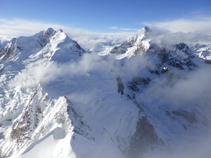 Pemandangan pegunungan yang diambil Kapten An Chiyoung dari puncak SAT Peak (6.220m) pada tanggal 2 Mei 2026. (An Chiyoung)