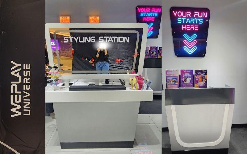 2Area registrasi WePlay Universe di Central Park Mall dilengkapi fasilitas tata rias dan aksesori untuk pengunjung. 