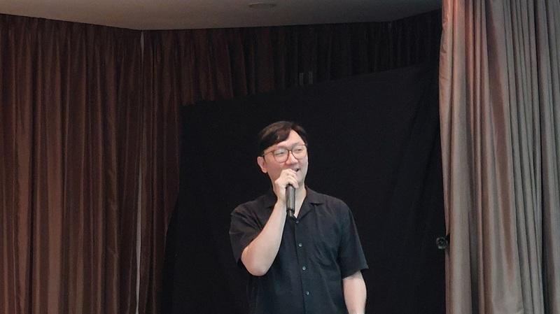 Potret William Yuswan, CEO Coppamagz, menjadi narasumber pada sesi temu wicara Popularitas dan Tren Hallyu di Indonesia Lewat Media Digital. (Maulia Resta Mardaningtias) 