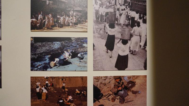 Potret kehidupan sehari-hari dan perjuangan bertahan hidup bagi para pengungsi Perang Korea yang dipajang pada pameran khusus Warisan Busan sebagai Ibu Kota Sementara pada Masa Pengungsian di Museum Sejarah Modern dan Kontemporer Busan. 