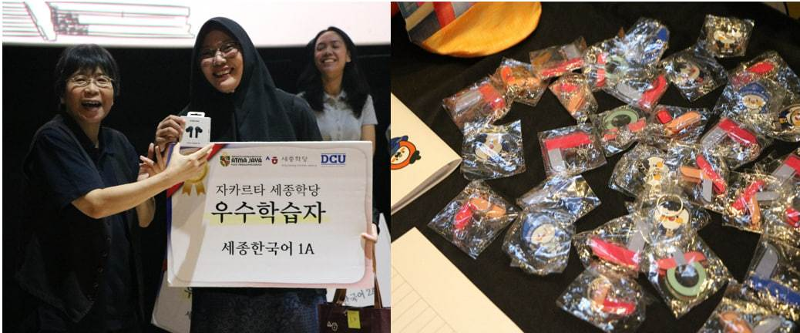 Kepala KSI Jakarta, Fifi Effendi, berfoto bersama siswa terbaik Semester 1 Tahun 2026 (kiri), sementara setiap siswa yang hadir menerima suvenir sebagai bentuk apresiasi dari KSI Jakarta (kanan). (KSI Jakarta) 