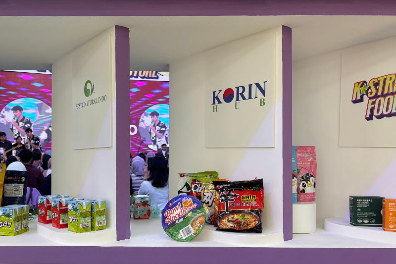 Beberapa produk makanan Korea yang ditampilkan pada acara K-Food Pop-Up Store yang digelar pada tanggal 10-19 Juli 2026 di Mall Kota Kasablanka, Jakarta. 