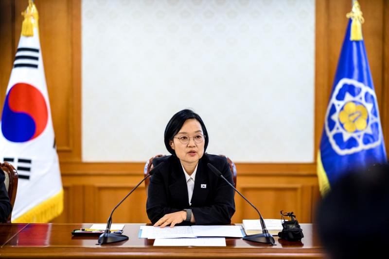 Perdana Menteri Han Seong-sook terlihat sedang menyampaikan pidato pada Sidang ke-58 Komite Kerja Sama Pembangunan Internasional yang digelar di Kompleks Pemerintah Seoul, Jongno-gu, Seoul, pada tanggal 23 Juli 2026. (Kantor Koordinasi Kebijakan Pemerintah dan Sekretariat Perdana Menteri)