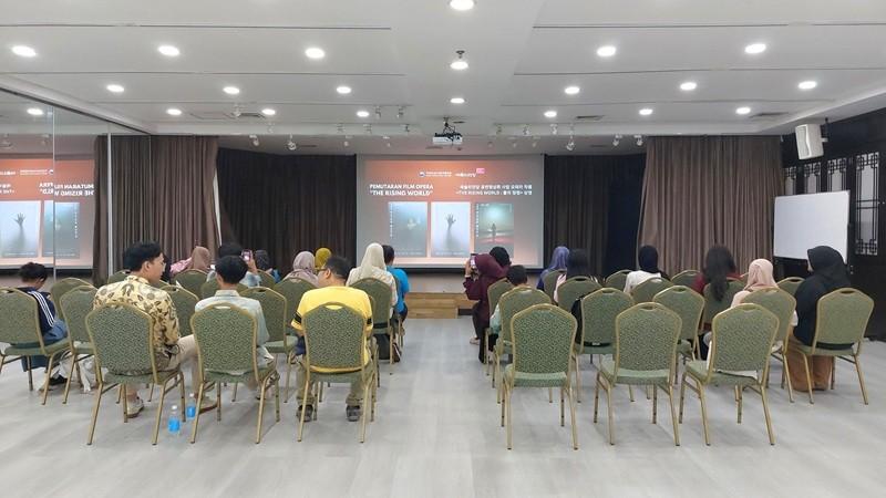 Suasana Aula Multifungsi sesaat sebelum pemutaran film The Rising World: Spirit of Water dimulai pada Jum’at, 24 Juli 2026, pukul 14:00 WIB. (Maulia Resta Mardaningtias)