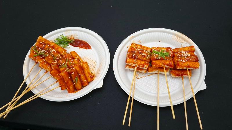 Potret sotteok sotteok kreasi rekan penulis (kiri) dan penulis (kanan) pada K-Food & K-Seafood Experience tanggal 16 Agustus 2026 di KOREA 360, Jakarta. 