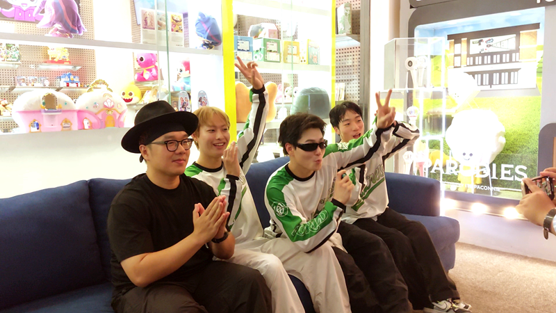 Potret Wild Crew dalam wawancara bersama Wartawan Kehormatan Indonesia seusai pertunjukan Rhythm of K-Street pada Sabtu (05/09/2026) di Main Atrium, KOREA 360, Jakarta. 