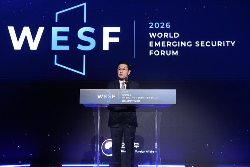 Kementerian Luar Negeri Korea menggelar World Emerging Security Forum (WESF) 2026 pada tanggal 9 September 2026 di Grand Hyatt Seoul, Yongsan-gu, Seoul, dengan mengusung tema Risiko dan Peluang Teknologi Baru. Foto di atas menunjukkan Wakil Menteri Luar Negeri untuk Strategi dan Intelijen Jeong Yeondoo.
