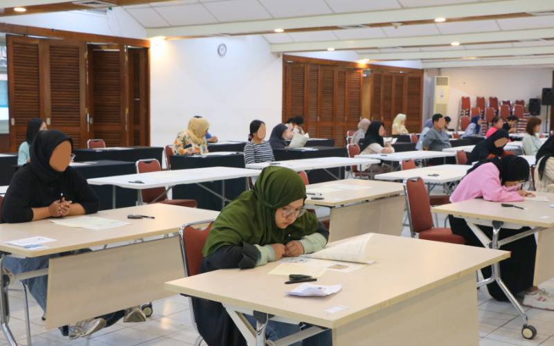 Potret suasana ruang ujian SKA ke-13 pada tanggal 5 September 2026 di Universitas Katolik Atma Jaya, Jakarta. 