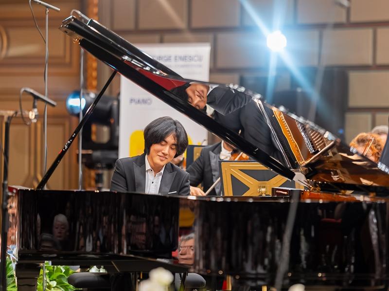 Pianis Lee Jeongwoo meraih juara pertama di kategori piano dalam Kompetisi Internasional George Enescu 2026 yang digelar di Bukares, Rumania, pada tanggal 19 September 2026 (waktu setempat). (Laman resmi Kompetisi Internasional George Enescu)