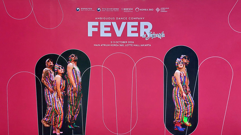 Tampilan papan latar acara FEVER in Jakarta yang menampilkan Ambiguous Dance Company dalam rangkaian Touring K-Arts pada tanggal 30 September-3 Oktober 2026 di KOREA360, Jakarta. (Maulia Resta Mardaningtias) 