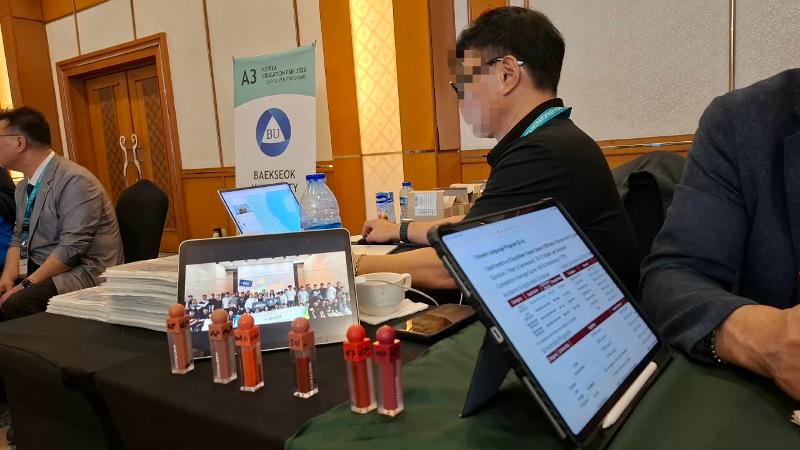 Momen penulis berkonsultasi di stan Universitas Gangdong pada Korea Education Fair 2026: Caregiver Programs tanggal 3 Oktober 2026 di Hotel Grand Sahid Jaya, Jakarta. 