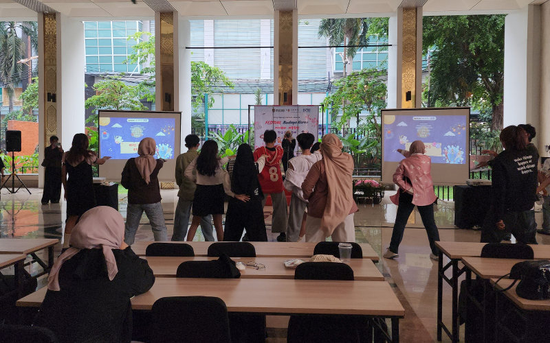 Peserta mengikuti Random Play Dance (RPD) dalam KSIJ Festival Budaya 2026: Hangeul Day & Chuseok pada tanggal 11 Oktober 2026 di Universitas Katolik Indonesia Atma Jaya, Jakarta. 