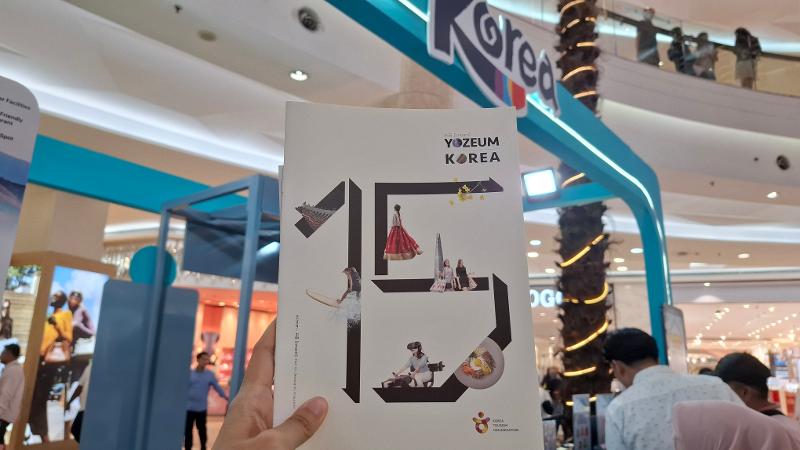 Buklet informasi wisata Korea yang penulis dapatkan ketika berkunjung ke stan KTO di ASTINDO Muslim Friendly Travel Fair 2026 tanggal 18 Oktober 2026 di Mal Kota Kasablanka, Jakarta. 