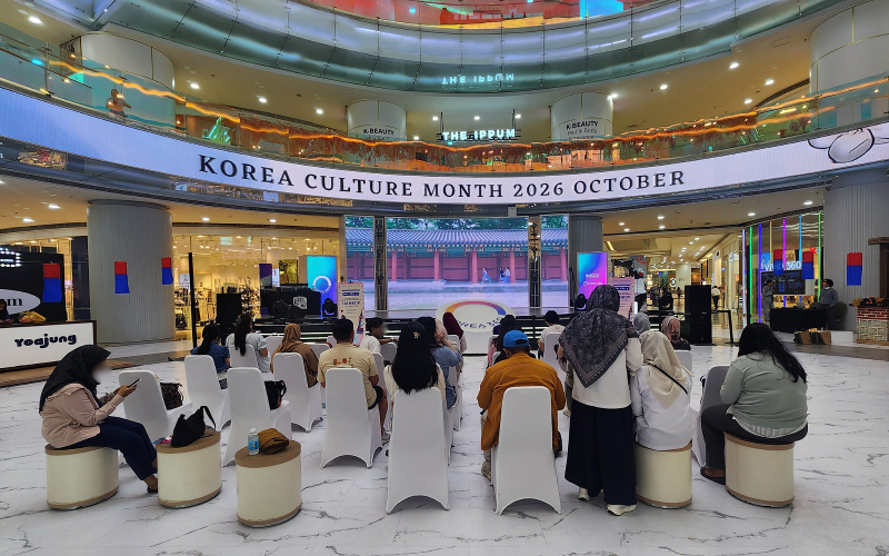Suasana Kuliah Khusus: Keindahan dan Budaya Hanbok pada Senin (19/10/2026) di Main Atrium KOREA 360, Jakarta. 