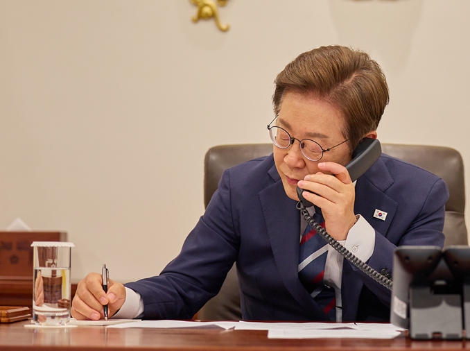 Presiden Lee dan PM Ceko Fiala Bahas Kerja Sama Erat