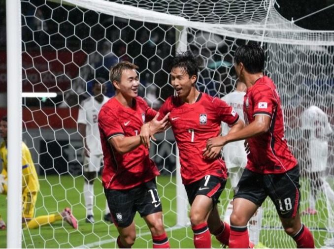 Timnas Sepak Bola Korea Menang Telak 4-1 atas Qatar